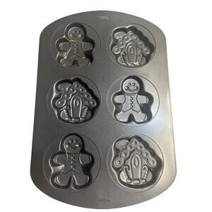 Wilton Christmas Holiday 6 Mini Cakes, Cookies, Non-stick Baking Pan